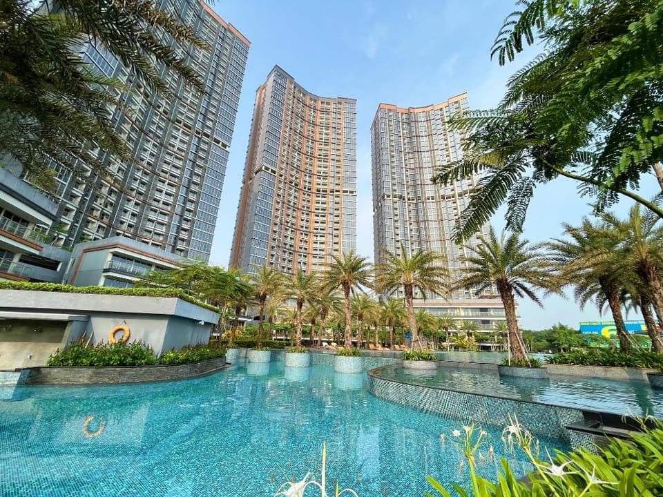 Gold Coast Sea View Apartments by Rentrooms Hotel in Jakarta