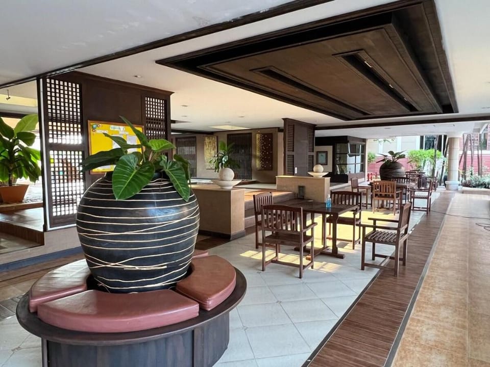 Beachfront apartment w/ 2 pools Apartment in Hua Hin District