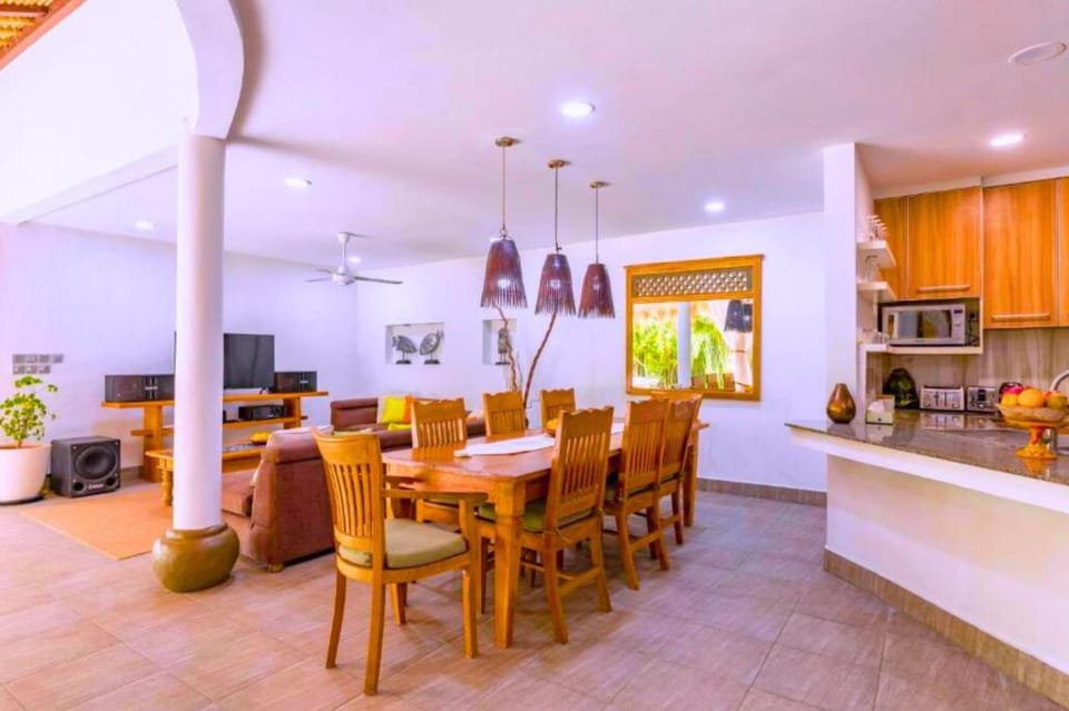 The Spacious 5BR Private Pool #Z2 Villa in North Kuta