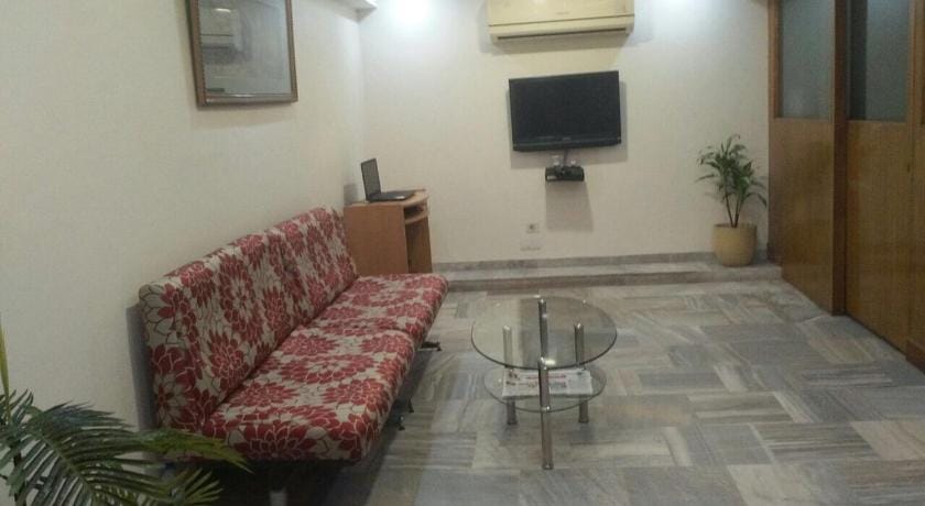 PAMPOSH GUEST HOUSE Hotel in New Delhi