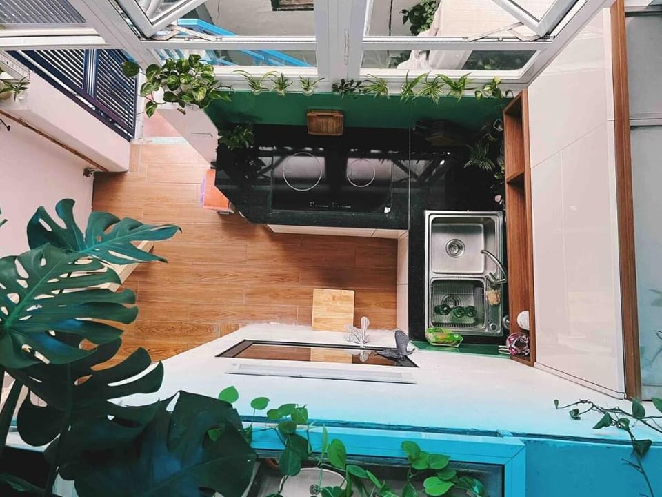 Katu Nest with 2 Workdesks/2BR/Kitchen/Netflix Vacation rental in Hanoi