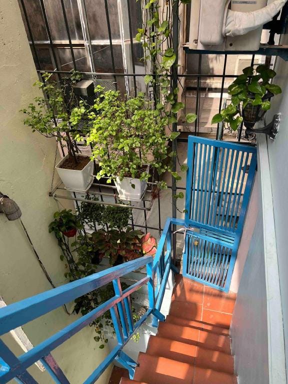 Katu Nest with 2 Workdesks/2BR/Kitchen/Netflix Vacation rental in Hanoi