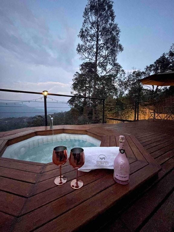 Luxury Glamping Dome with Jacuzzi & Mountain view Vacation rental in Cundinamarca, Colombia