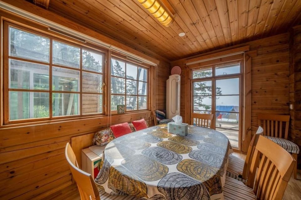 Taean Leo Minbak Bed and Breakfast in South Korea