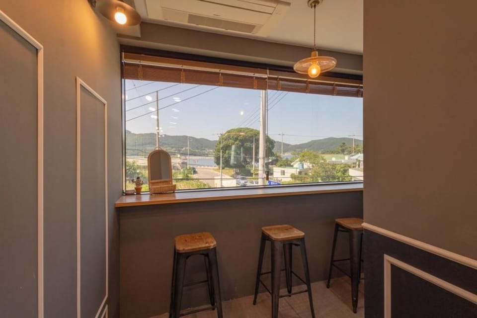Geoje YOLOIN Guesthouse Bed and Breakfast in South Korea