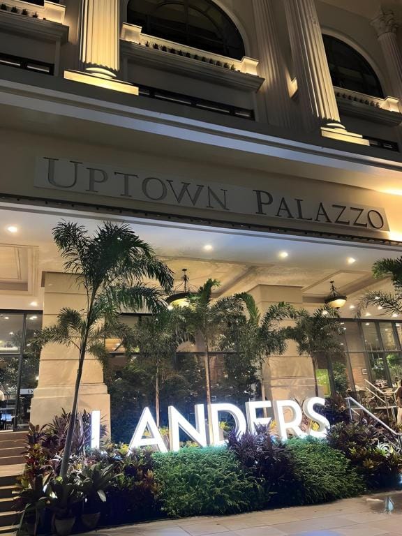 Uptown Parksuites BGC Tower 1 Apartment in Makati