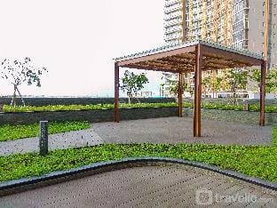 Modern Look 1BR Gold Coast Apartment By Travelio Apartment in Jakarta