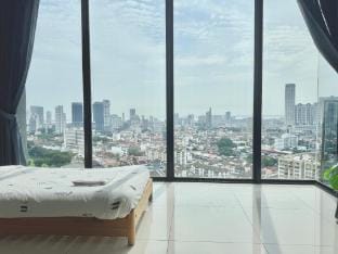 Beacon - Skypool Executive 2BR2Bath Suite #6pax  Apartment in George Town