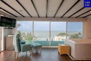 Beachfront Modern Poolvilla for 15 Persons |Huahin Villa in Thailand