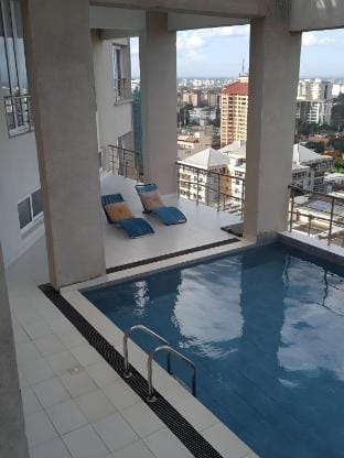 Lovely 1BR in Kilimani, W/Gym, Pool, Desk, Parking Apartment in Nairobi