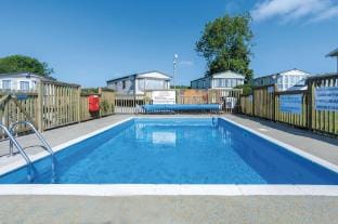 The Studio - 1 Bedroom Cabin - Amroth Apartment in Amroth