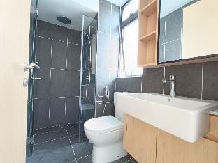 Duplex Shopping Mall/Monorail/Balcony/Rooftop Pool Apartment in Federal Territory of Kuala Lumpur