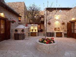 Sanders Arsorama - Comfy 1-Bdr Apt w Shared Patio Apartment in Limassol District