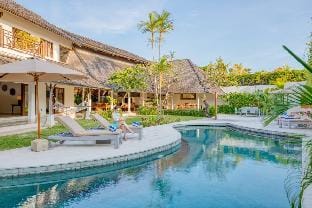 Villa Manhattan - Luxurious 4 BDR Villa, huge pool Villa in North Kuta