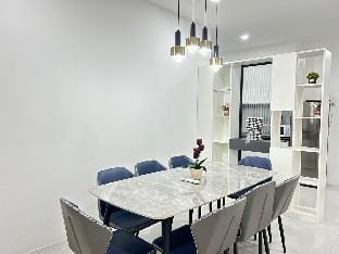Jeff & Ricky Homestay 77@ Armadale Residence Apartment in Kuching