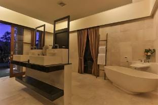 Villa 3BDR Urban & Rustic Concept  in Canggu Villa in North Kuta