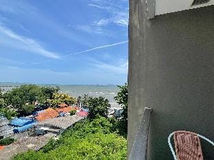 The Blu X Bangsaen Miracle Seaview(Top floor) Apartment in Chon Buri Changwat