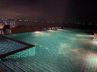 The Blu X Bangsaen Miracle Seaview(Top floor) Apartment in Chon Buri Changwat