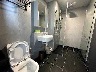 Jesselton Quay 9 5pax Mountain view @ GoodTravelKK Apartment in Kota Kinabalu