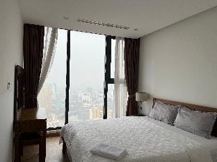 Mộc Homestay - 3 Brs apt at Vinhomes Metropolis  Apartment in Hanoi