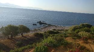 The Pearl Seaview Apartment, 10sec Walk To The Sea Apartment in Messenia