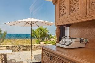 Platanias Beachfront Villa Elsa-90m To Main Square Villa in Platanias