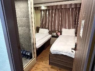 Mong Kok 地铁站  机场巴士直达 购物美食天堂 朗豪坊 信和中心 Apartment in Hong Kong
