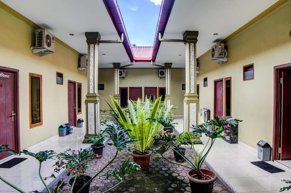 OYO 92430 Anora Homestay Hotel in Indonesia