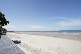 Huahin Condominium beach front (100sqm) Vacation rental in Nong Kae