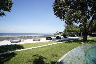 Huahin Condominium beach front (100sqm) Vacation rental in Nong Kae