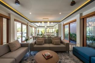 Modern Villa 5 BR, Canggu Villa in North Kuta