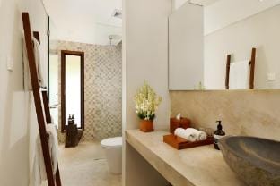 Traditional Minimalist Villa 5BR , Canggu Villa in North Kuta