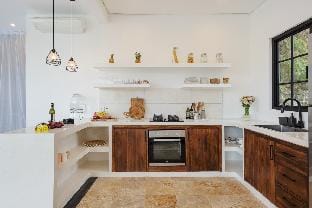 Charming 4-bedroom Villa | Melasti Beach Villa in Bali