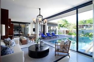 Deluxe Villa Suite 3BR, Nusa Dua Villa in Kuta Selatan