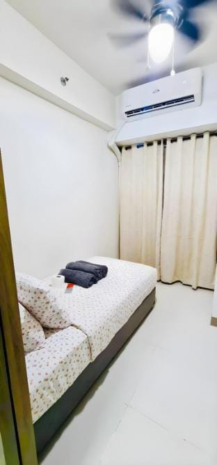 Coast Residences, 2 Bedroom ( Mla Bay & Pool View) Apartment in Pasay