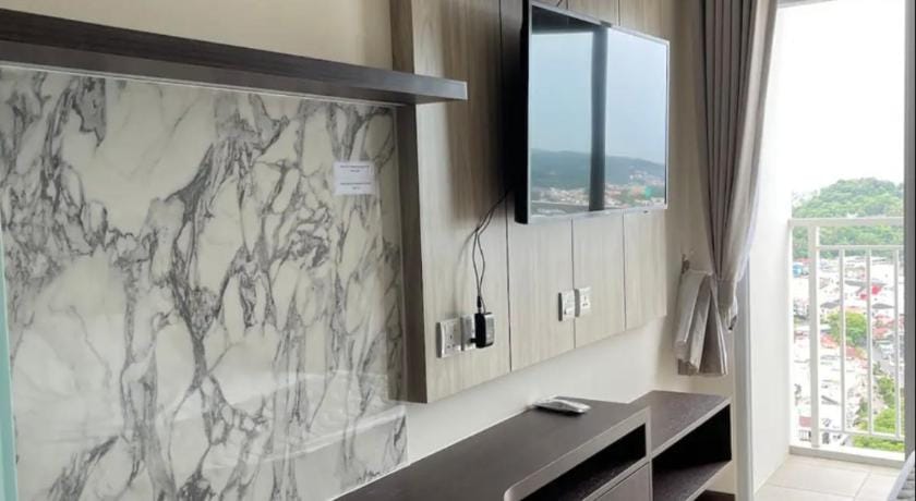 Studio apartment with batam view lt 32 (Wi-Fi) Apartment in Riau Islands, Indonesia