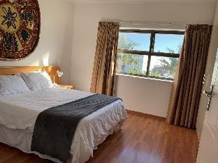 Three Beds in Coral Road Apartment in Cape Town