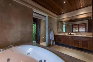 Modern Luxury Villa 4 BR in Jimbaran Villa in Kuta Selatan