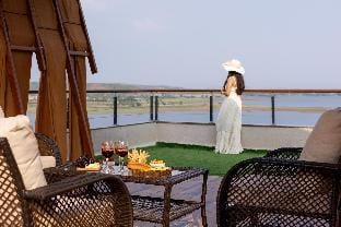 StayVista at Pearl Lakeview Mansion Villa in Maharashtra
