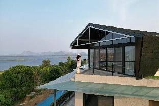 StayVista at Pearl Lakeview Mansion Villa in Maharashtra