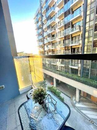 Lovely Unit w/free wi-fi & netflix Naia T3 airport Apartment in Pasay