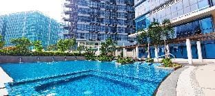 Spacious 1 Bedroom with balcony @ Uptown BGC Vacation rental in Makati