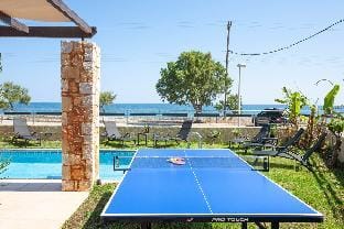 villa in front of the sea ! Villa in Crete