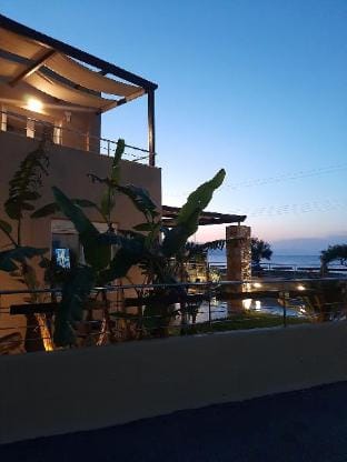 villa in front of the sea ! Villa in Crete