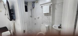 ADB Avenue,Robinsons Galleria,Netflix,OrtigasMRT24 Apartment in Pasig