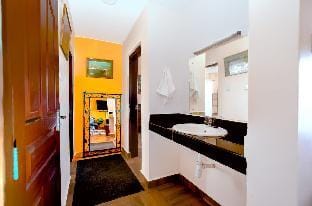 Unique spacious apt near United Nations Nairobi Apartment in Nairobi