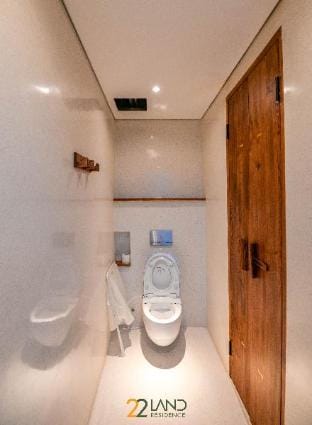 Resident Hotel Truong Cong Giai Sanrotini DLX 03 Apartment in Laos
