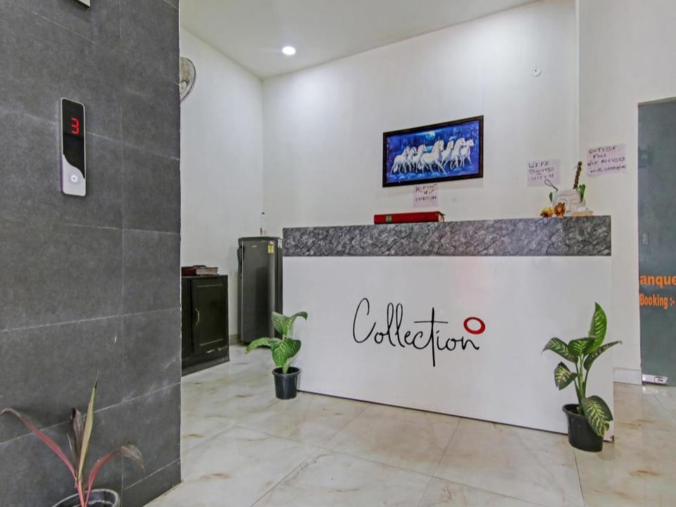 Live as NOD2558 Hotel in Noida