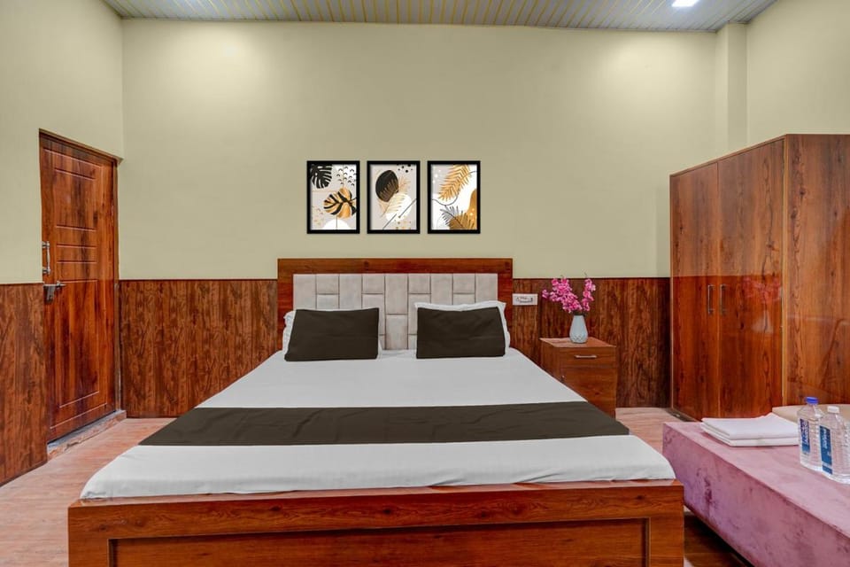 Hotel O Takrohi Hospital Road Formerly Madhuraj Palace Hotel in Lucknow