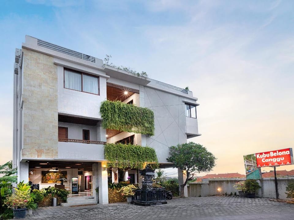 Kubu Belona Canggu Hotel in North Kuta